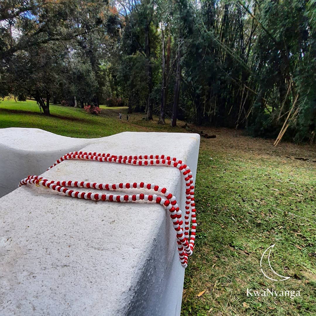 Red and White Beads - 1-to-1 Pattern